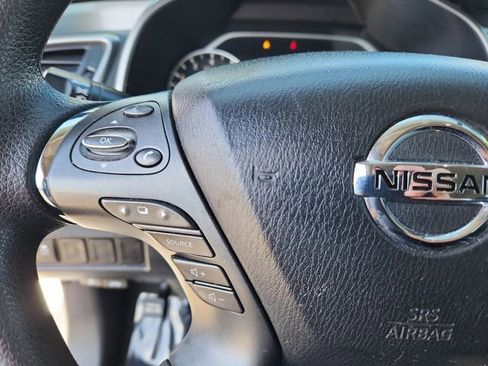 Used 2019 Nissan Murano S image 18