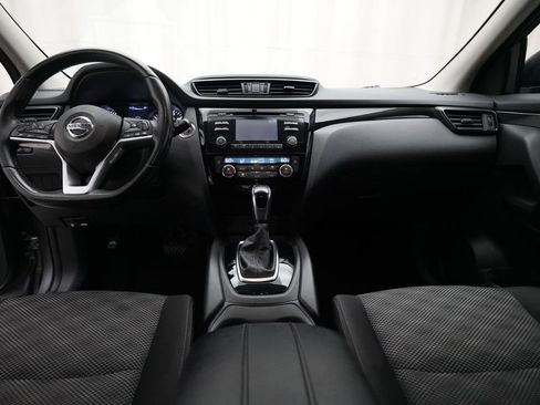 Used 2017 Nissan Rogue Sport SV w/ SV All-Weather Package image 5