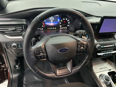 Used 2020 Ford Explorer XLT image 10