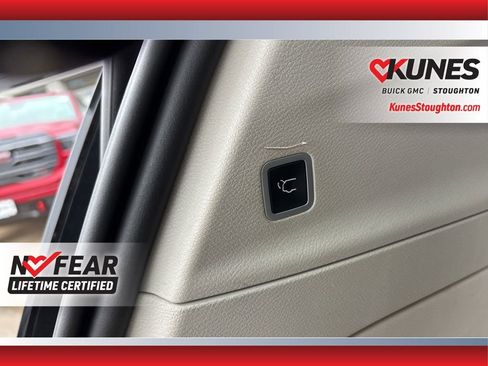 Used 2019 Chrysler Pacifica Touring-L image 27