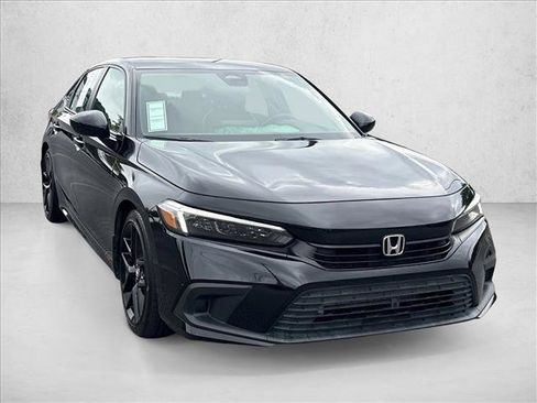 Used 2023 Honda Civic Sport image 3