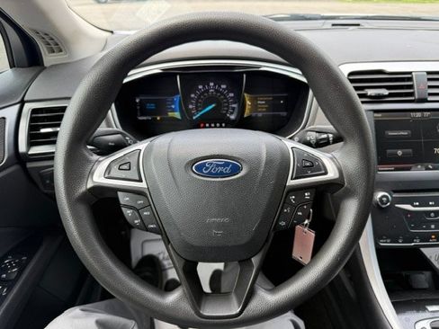 Used 2014 Ford Fusion SE FWD image 11