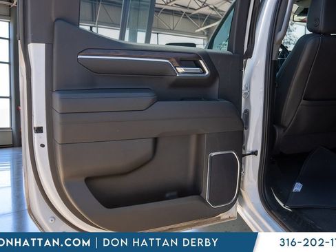 Used 2025 GMC Sierra 1500 SLT AWD/4WD image 19