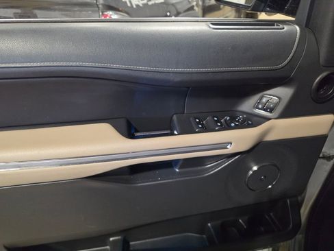 Used 2024 Ford Expedition Max Limited AWD/4WD image 5