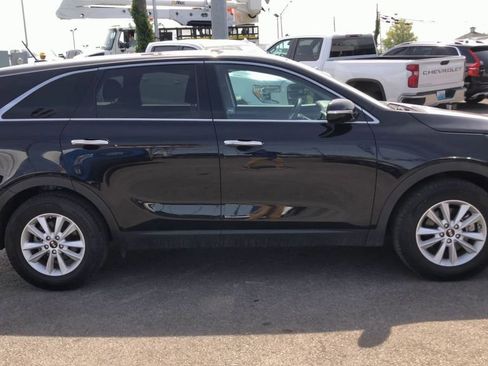 Used 2020 Kia Sorento LX FWD image 8