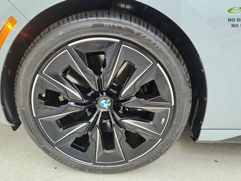 Used 2024 BMW 740i xDrive w/ Premium Package image 66