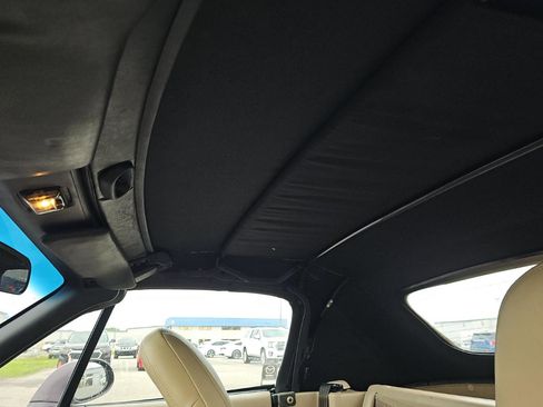 Used 2000 MAZDA MX-5 Miata image 16