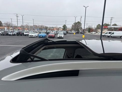 Used 2019 Volkswagen Tiguan SEL w/ 3rd Row Seat Package image 12