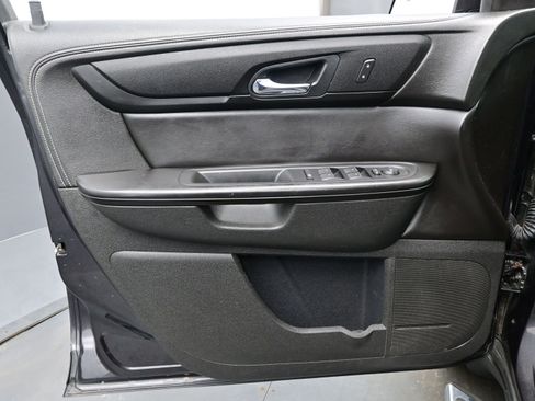 Used 2015 Chevrolet Traverse LT w/ Style and Technology Package image 9