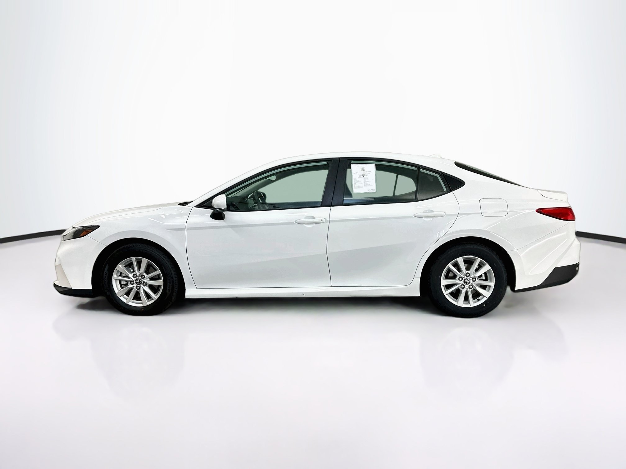 Used 2026 Toyota Camry LE FWD image 4