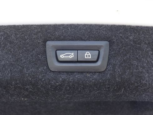 Used 2020 BMW 530i w/ Premium Package RWD image 14