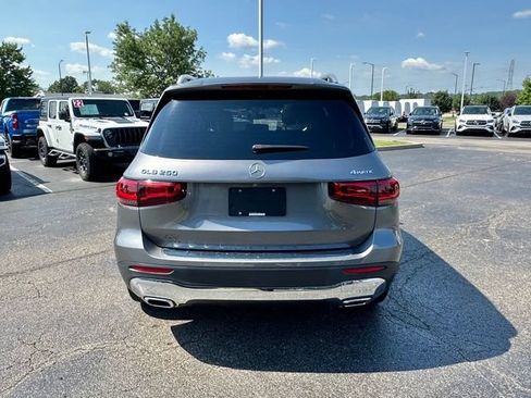 Used 2021 Mercedes-Benz GLB 250 4MATIC image 11