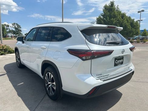 Used 2026 Toyota Highlander AWD image 5