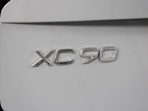 Certified 2026 Volvo XC90 B6 Plus w/ Protection Package Premier AWD/4WD image 19