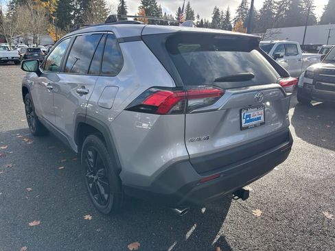 Used 2023 Toyota RAV4 XLE Premium image 7