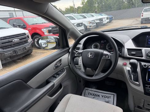 Used 2016 Honda Odyssey SE image 18
