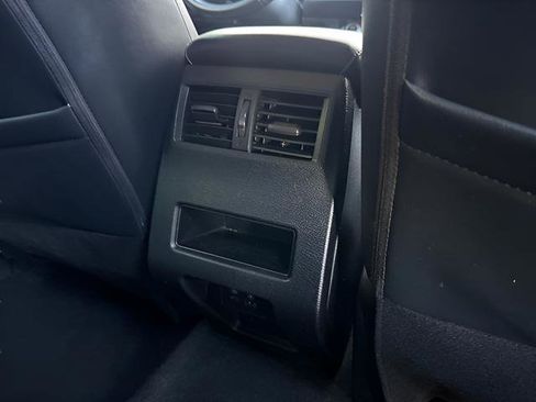 Used 2022 Mitsubishi Outlander SE image 27