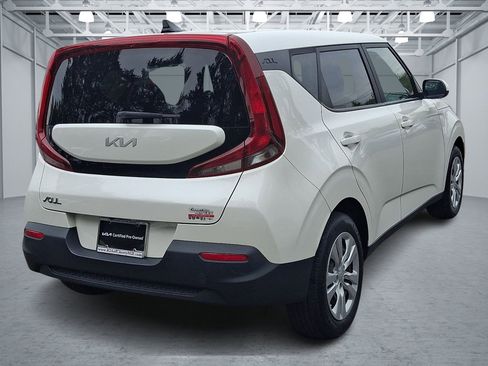 Used 2022 Kia Soul LX FWD image 5