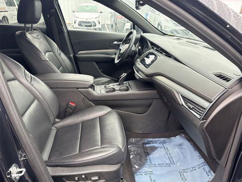 Used 2023 Cadillac XT4 Premium Luxury image 31