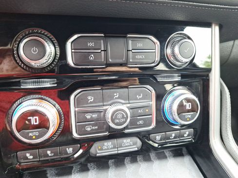 Used 2021 GMC Yukon Denali w/ Denali Premium Package AWD/4WD image 29