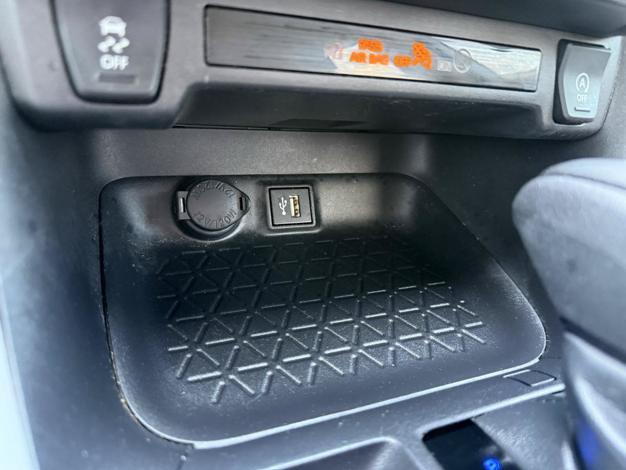 Used 2024 Toyota RAV4 LE FWD image 32