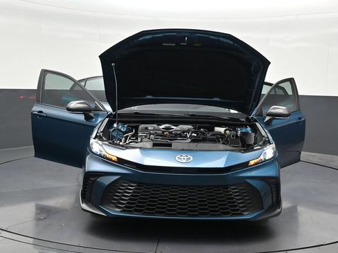 Used 2025 Toyota Camry SE FWD image 35