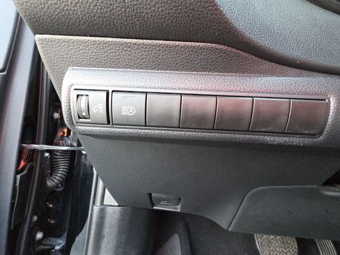 Used 2025 Toyota Corolla LE FWD image 20