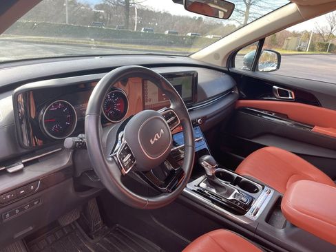 Used 2022 Kia Carnival SX image 11