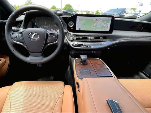 Used 2024 Lexus LS 500 RWD image 15