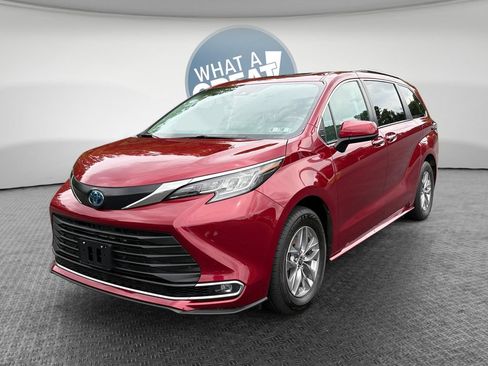 Used 2022 Toyota Sienna XLE FWD image 8