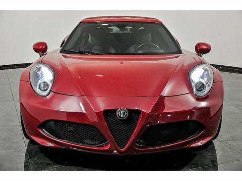 Used 2015 Alfa Romeo 4C Coupe w/ Leather Interior Group RWD image 4