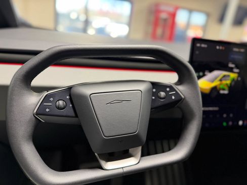 Used 2024 Tesla Cybertruck AWD Crew Cab image 21