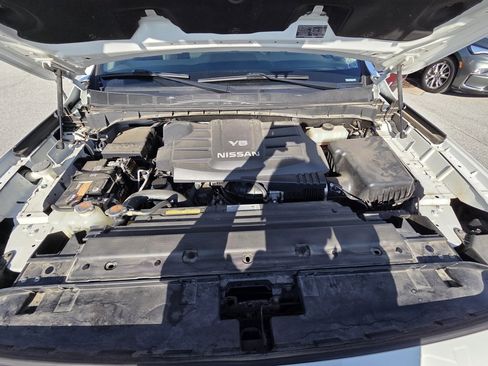 Used 2019 Nissan Titan SV w/ SV Convenience Package image 31