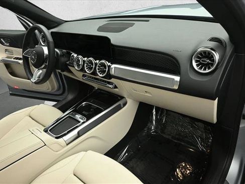 Certified 2026 Mercedes-Benz GLB 250 4MATIC image 27