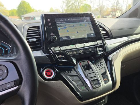 Used 2024 Honda Odyssey Elite image 9