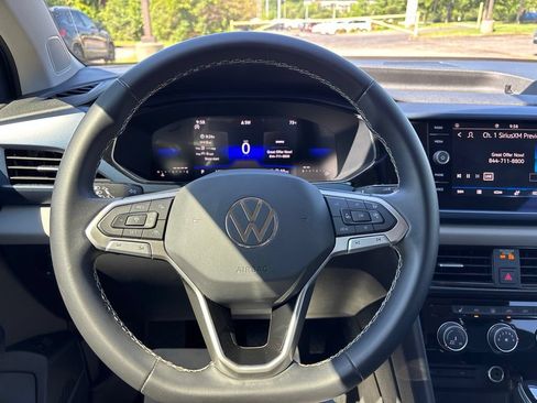 Certified 2023 Volkswagen Taos SE FWD image 17