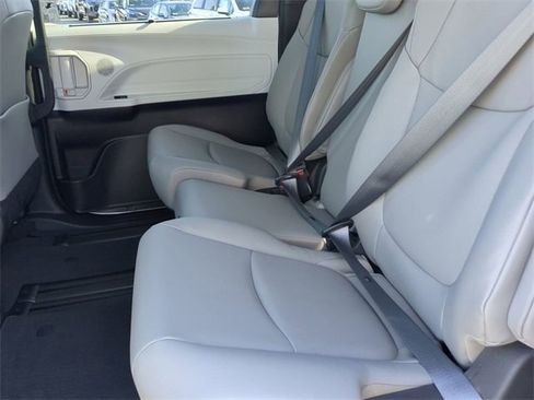 New 2026 Toyota Sienna XLE image 14