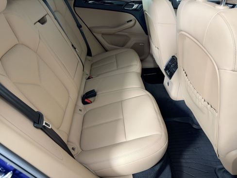 Certified 2026 Porsche Macan AWD/4WD image 29