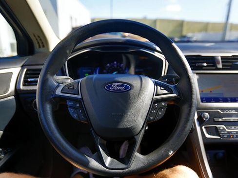 Used 2019 Ford Fusion SE image 6