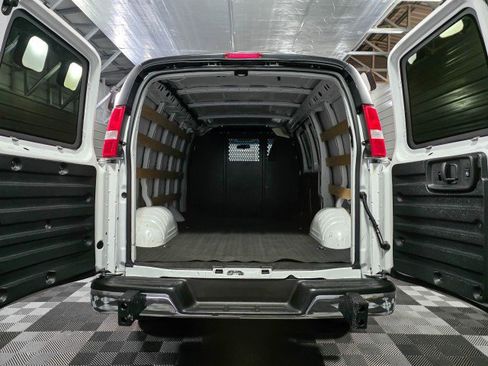 Used 2023 GMC Savana 2500 w/ Driver Convenience Package image 11