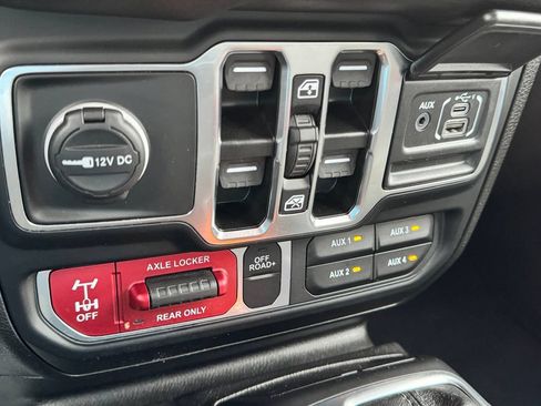 Used 2024 Jeep Wrangler Unlimited Sport AWD/4WD image 22