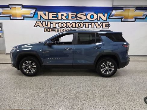 Used 2025 Chevrolet Equinox LT w/ Convenience Package II AWD/4WD image 4