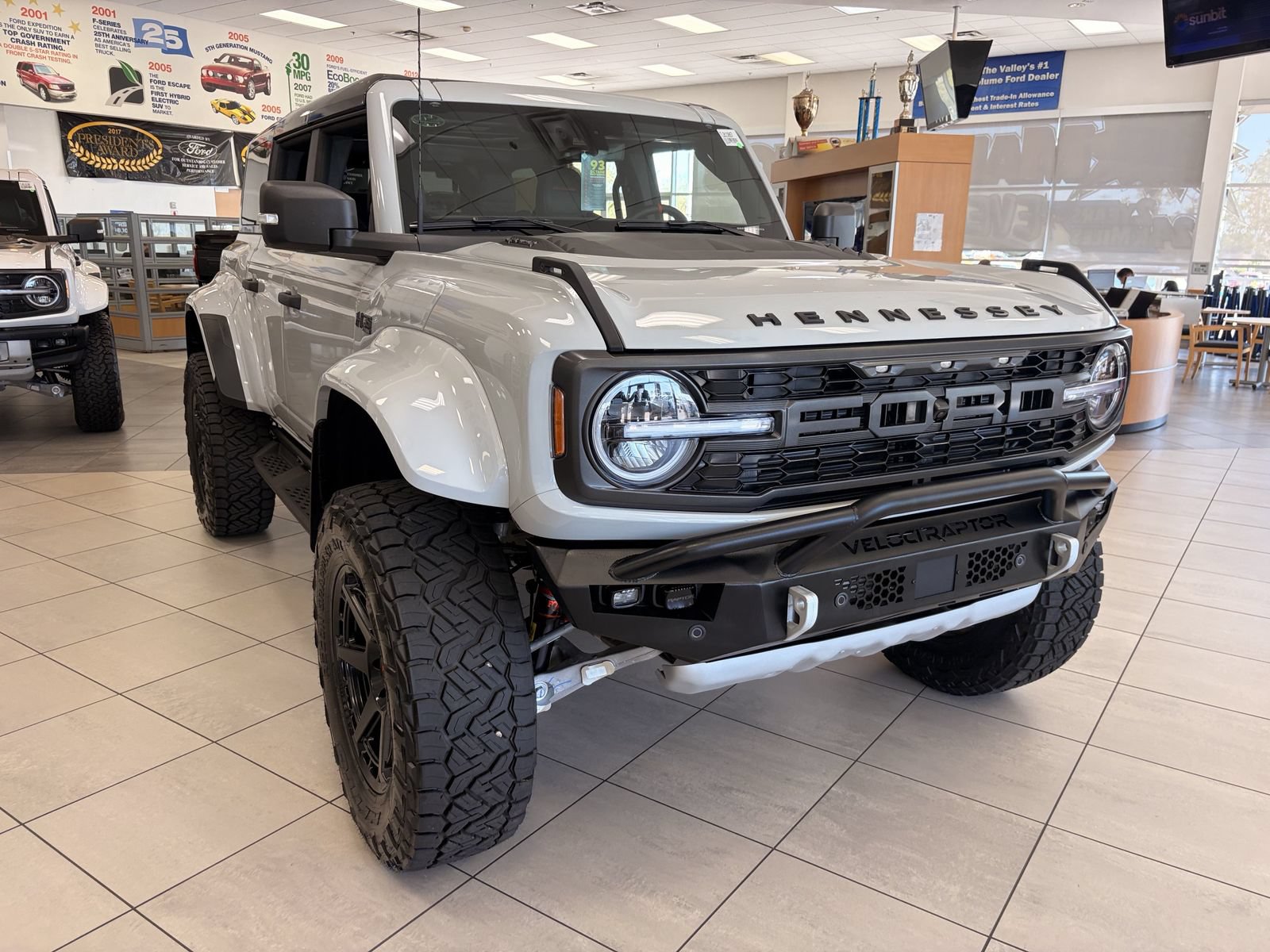New 2026 Ford Bronco Raptor w/ Interior Carbon Fiber Pack AWD/4WD image 4