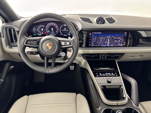 Used 2026 Porsche Cayenne S image 27