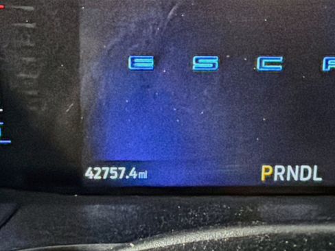 Used 2025 Ford Escape ST-Line FWD image 18
