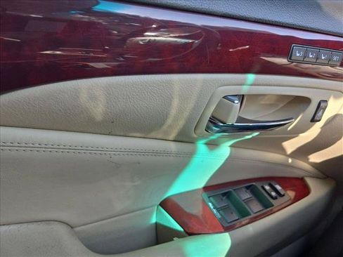 Used 2011 Lexus LS 460 L w/ Luxury Pkg RWD image 23