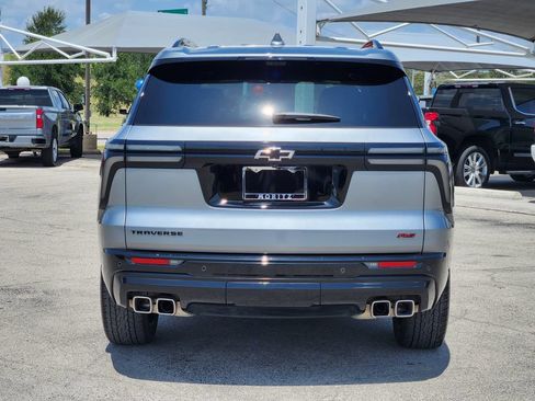 Used 2024 Chevrolet Traverse RS FWD image 6