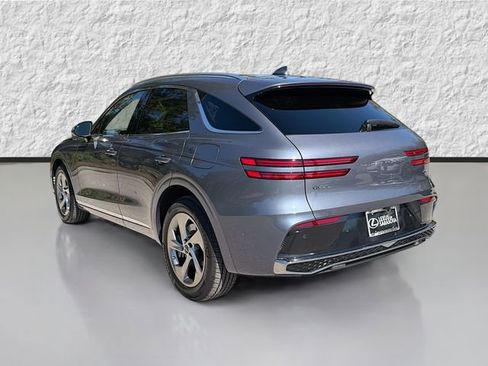 Used 2026 Genesis GV70 2.5T Advanced image 5