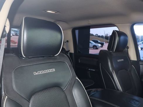 Used 2019 RAM 1500 Laramie AWD/4WD image 43