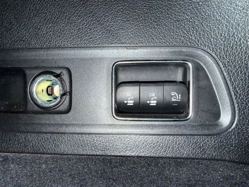 Used 2023 Mercedes-Benz GLS 450 4MATIC image 32